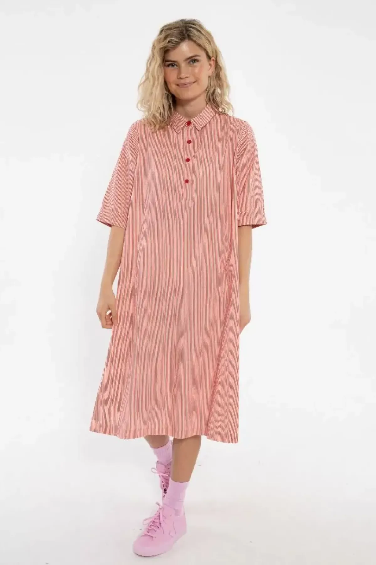 Danefæ Kleider>Danane Searsucker Dress Bright Red/Chalk