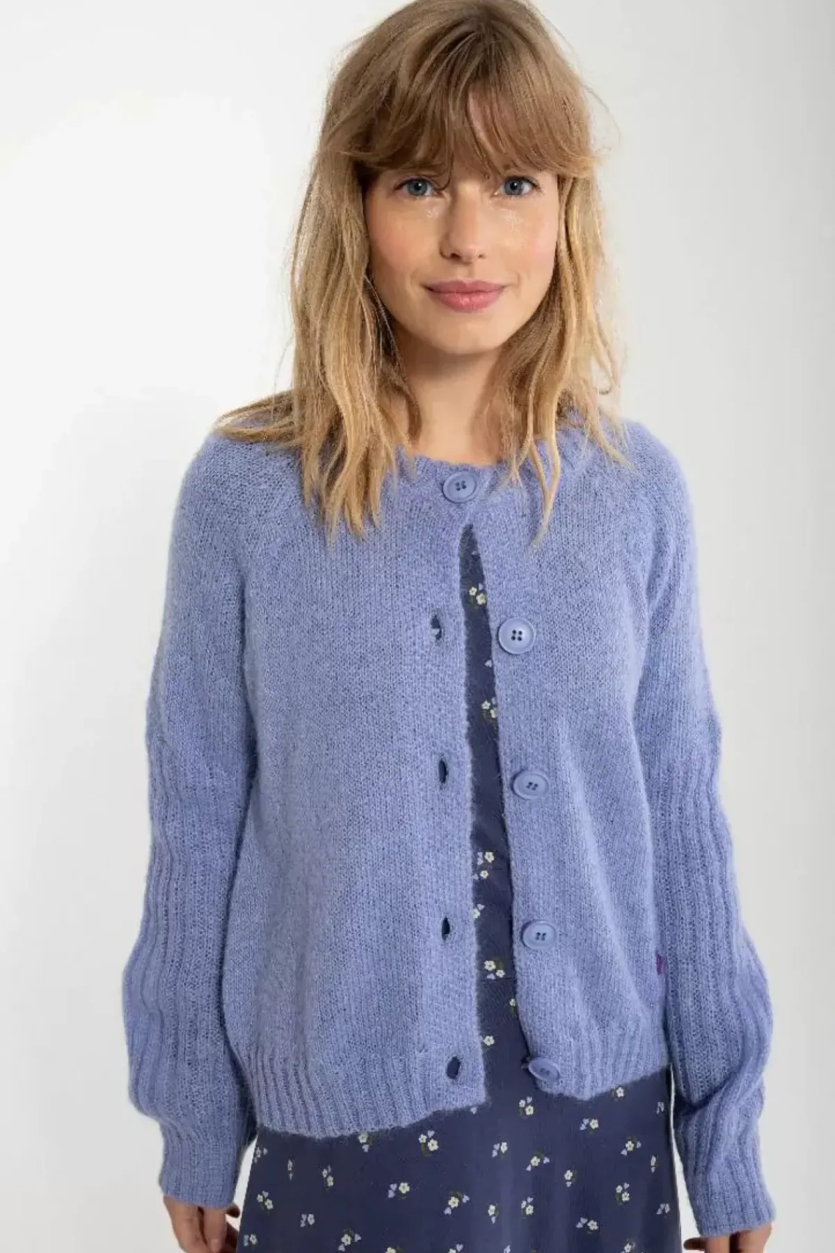 Danefæ Cardigan>Danarnaq Wool Cardigan Ice Viola