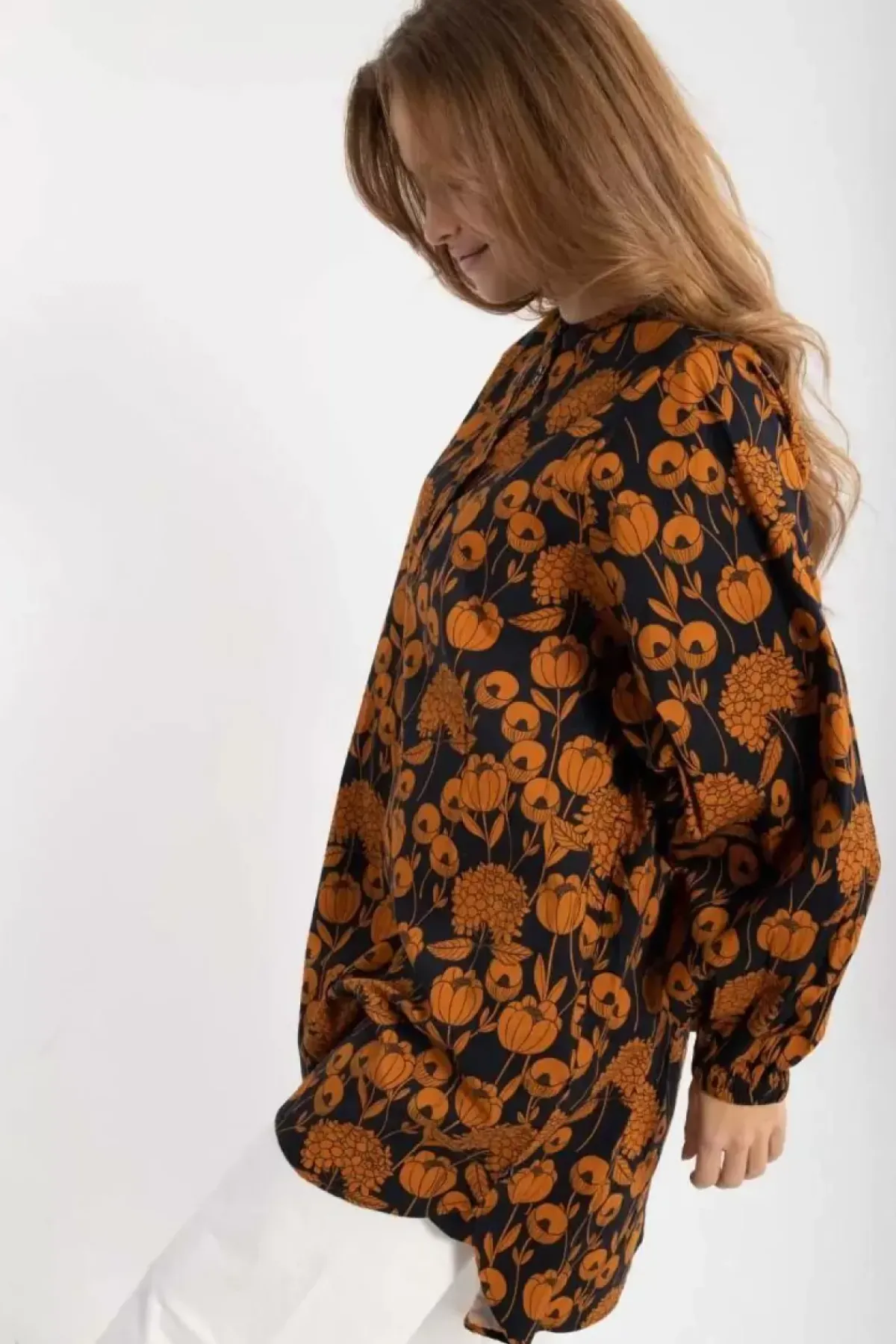 Danefæ Blusen>Danatelier Shirt Dk Navy/Occer Hortensia