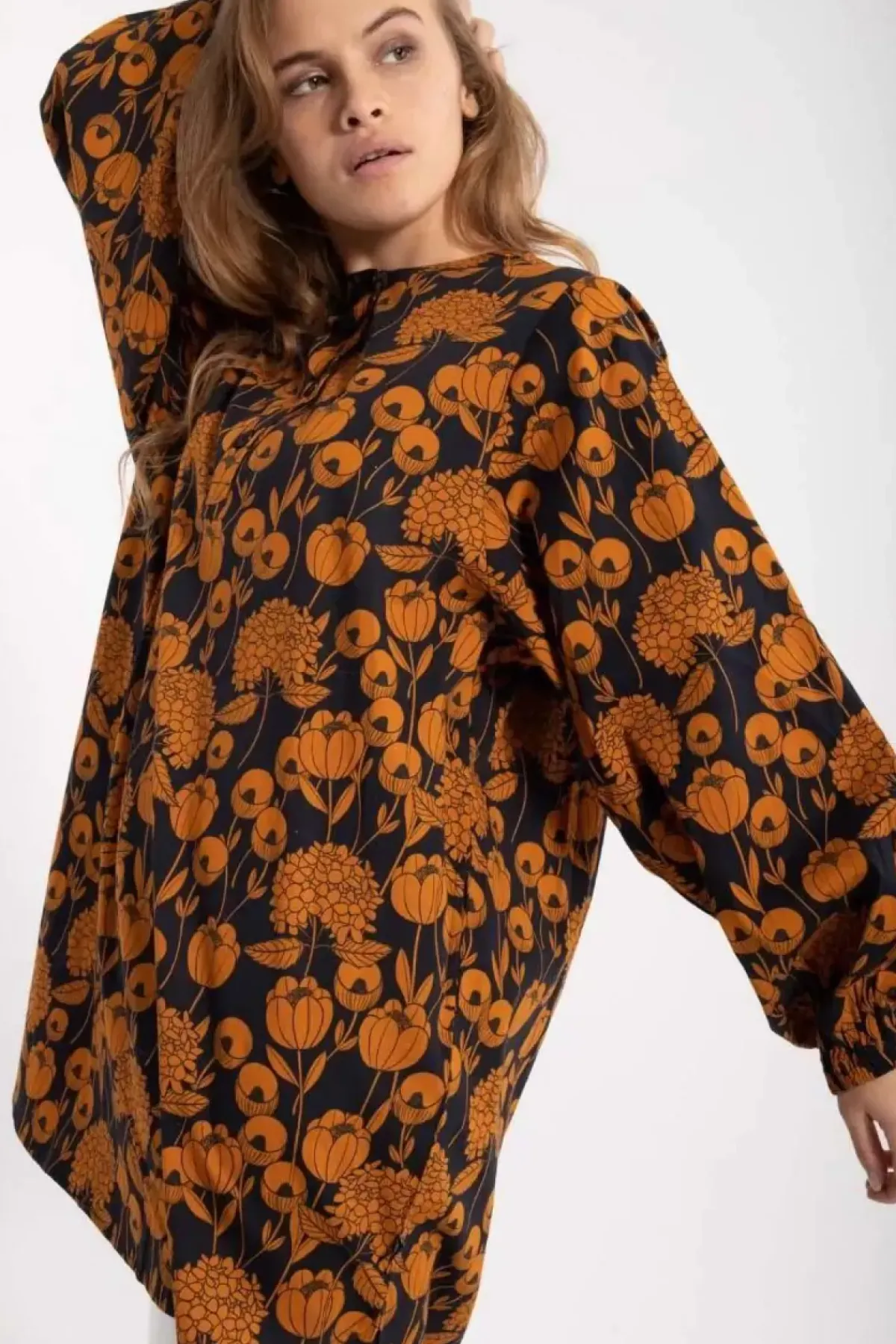 Danefæ Blusen>Danatelier Shirt Dk Navy/Occer Hortensia