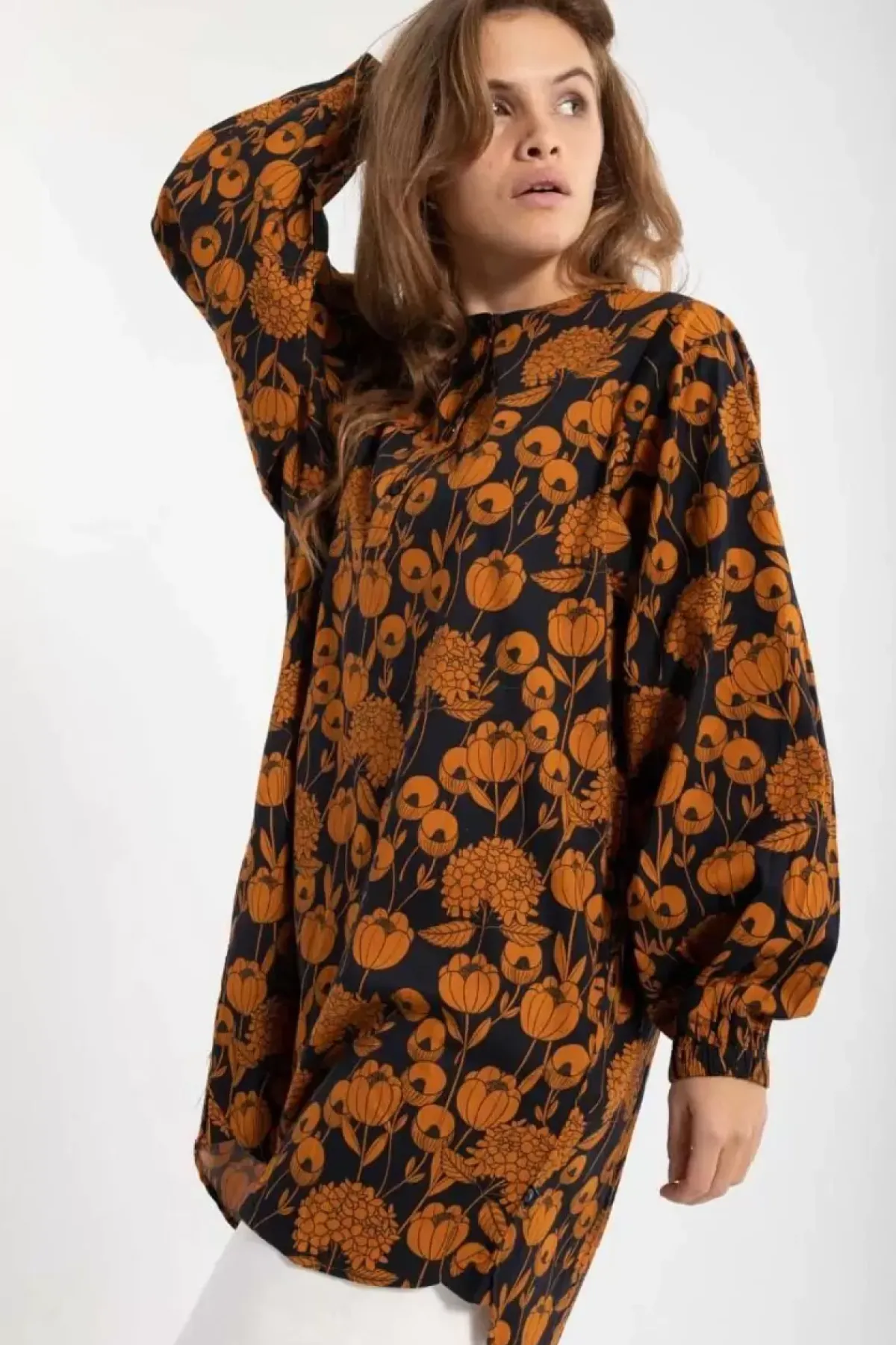 Danefæ Blusen>Danatelier Shirt Dk Navy/Occer Hortensia