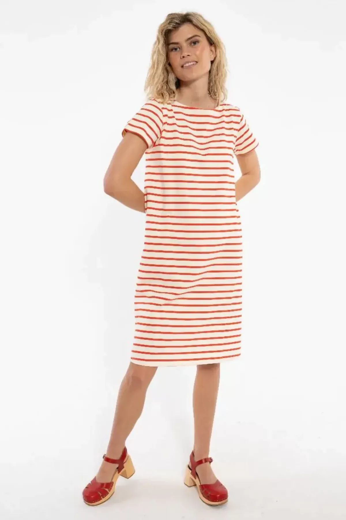 Danefæ Kleider>Danedomingo Heavy Cotton Dress Chalk/Bright Red