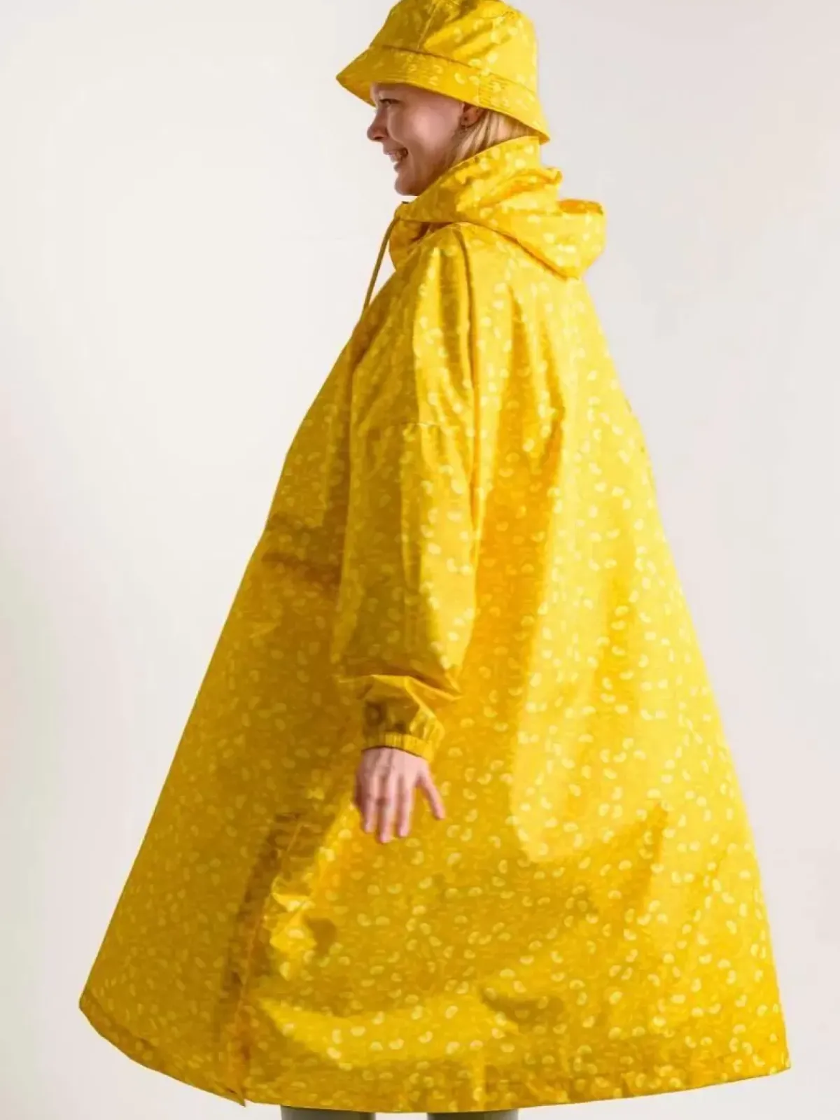 Danefæ Regenjacken>Danedream Drops Rain Poncho Dark Yellow Fleurie