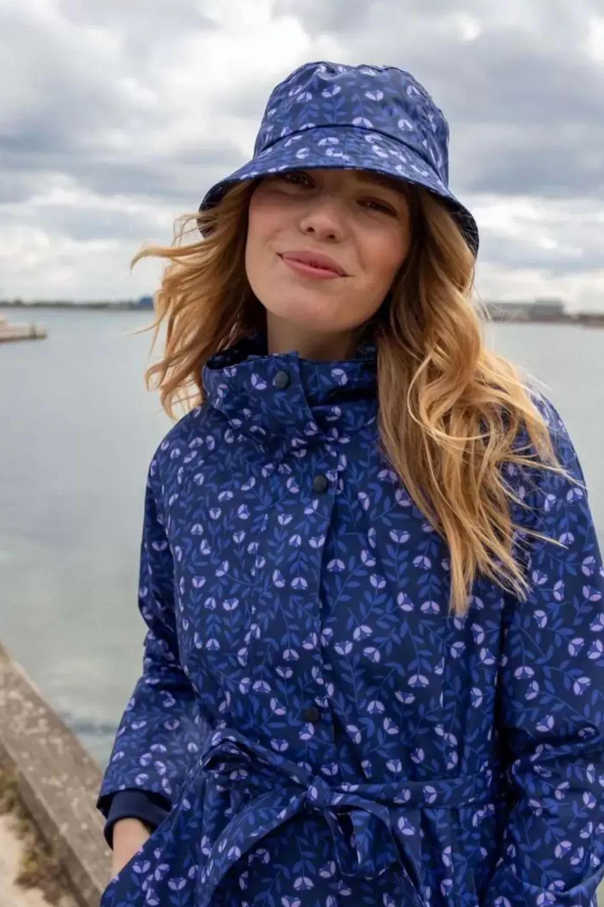 Danefæ Regenjacken>Danelisabeth Raincoat Navy/Lilac Fleurie