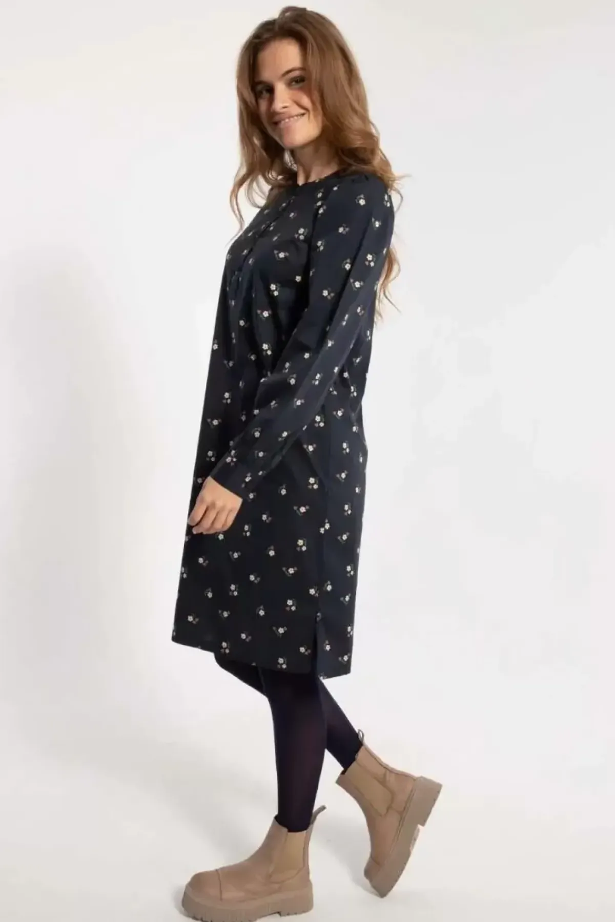 Danefæ Kleider>Danesocial Poplin Dress Black Miniflower