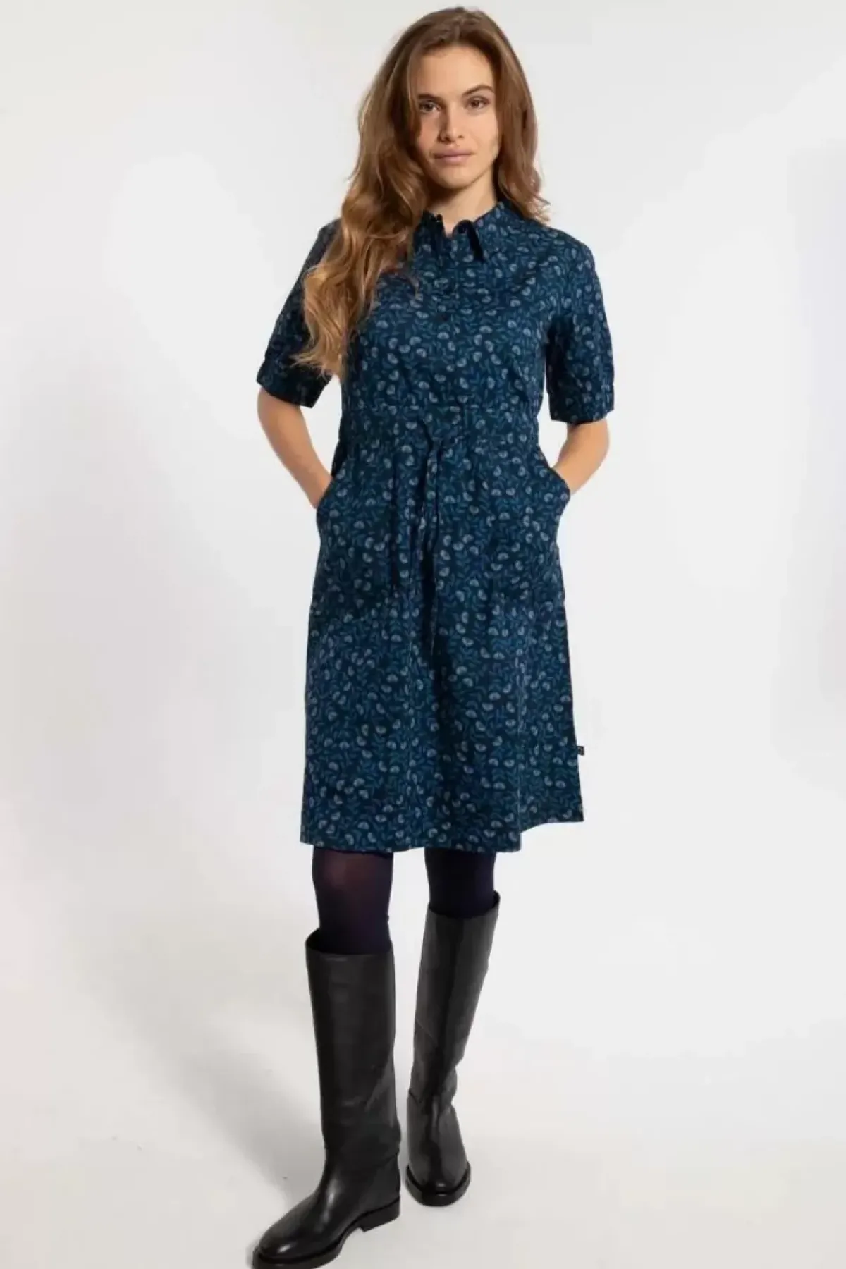 Danefæ Kleider>Danesusanne Poplin Dress Marine/Cold Blue Fleurie