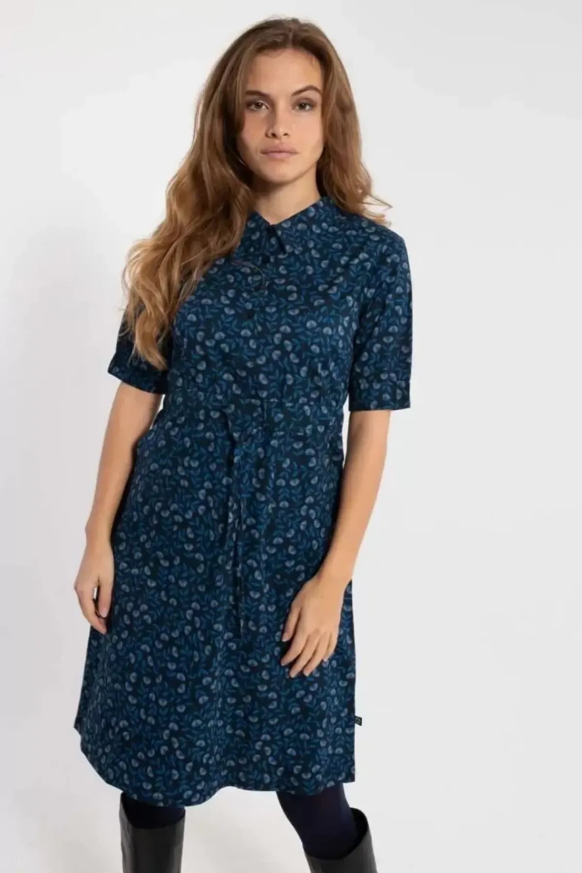 Danefæ Kleider>Danesusanne Poplin Dress Marine/Cold Blue Fleurie