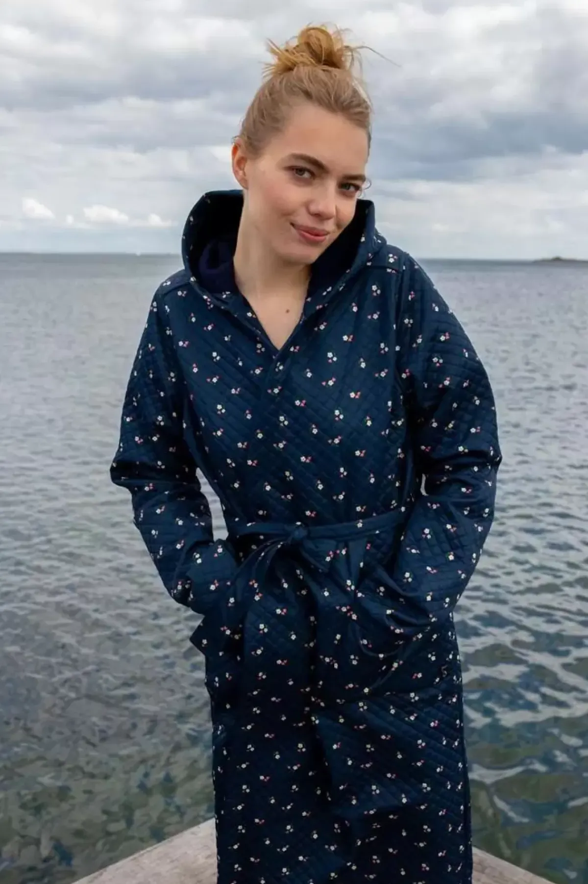 Danefæ Winter-Bademäntel>Daneviking Robe Navy Mini Flower
