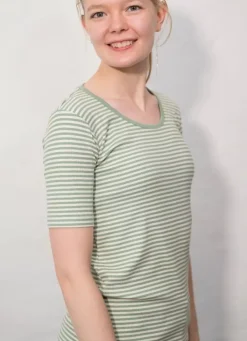 Danefæ T-Shirts>Ess - Organic Danegudhjem Tee Dry Sage/Chalk