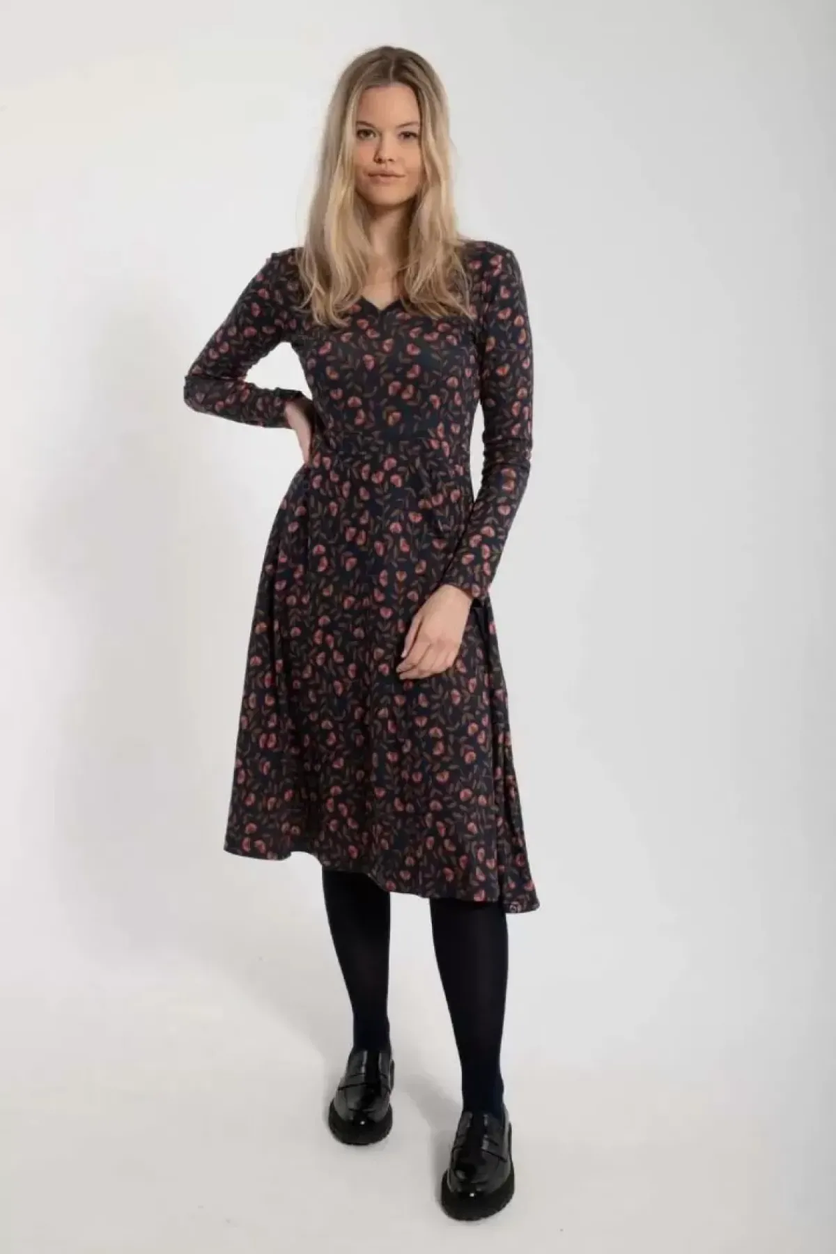 Danefæ Kleider>Organic - Danandreasen Dress Dk Navy/Redwine Fleurie