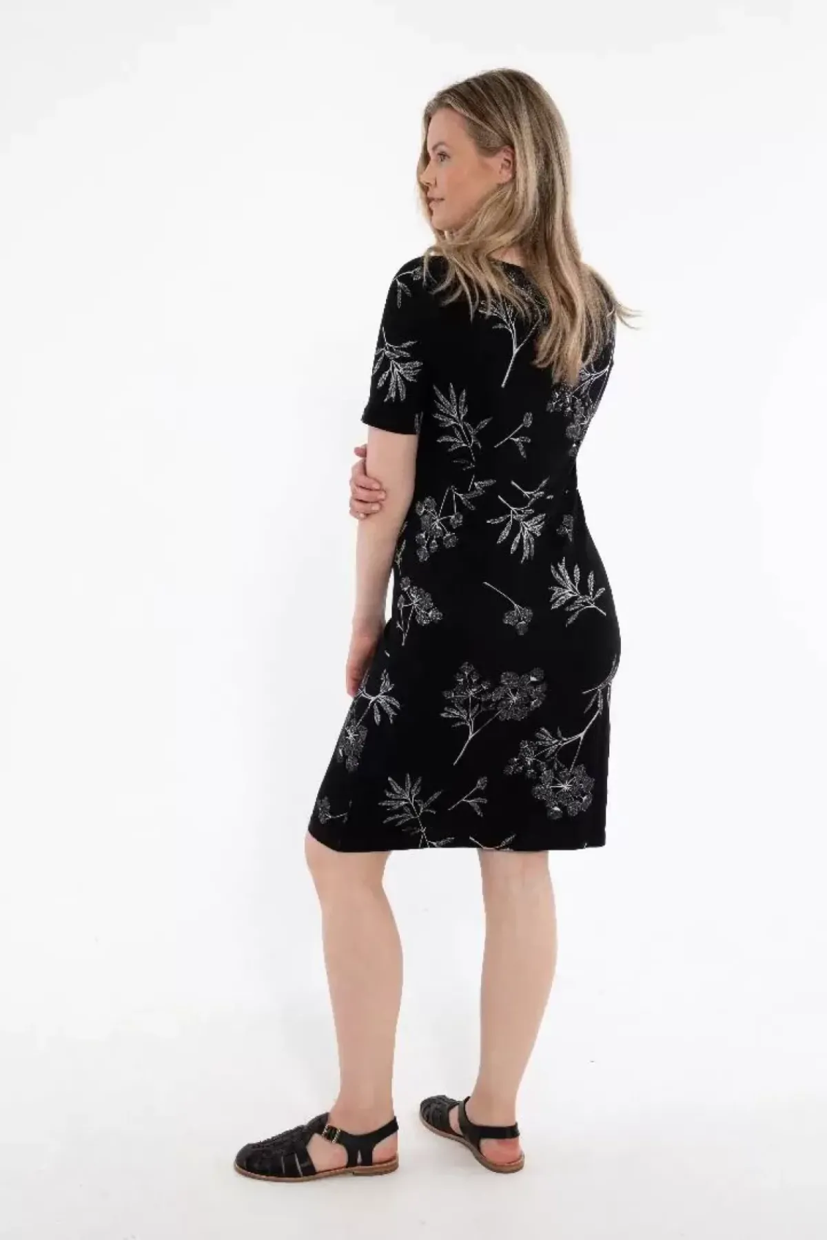 Danefæ Kleider>Organic - Danedaffodil Slub Dress Black Hemlock