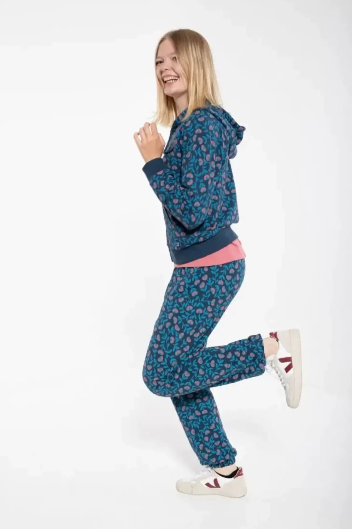Danefæ Hosen>Organic - Kondi Sweatpants Dusty Blue Fleurie