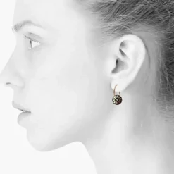 Danefæ Schmuck>Scherning Bloom Oreringe Black/Guldbelagt